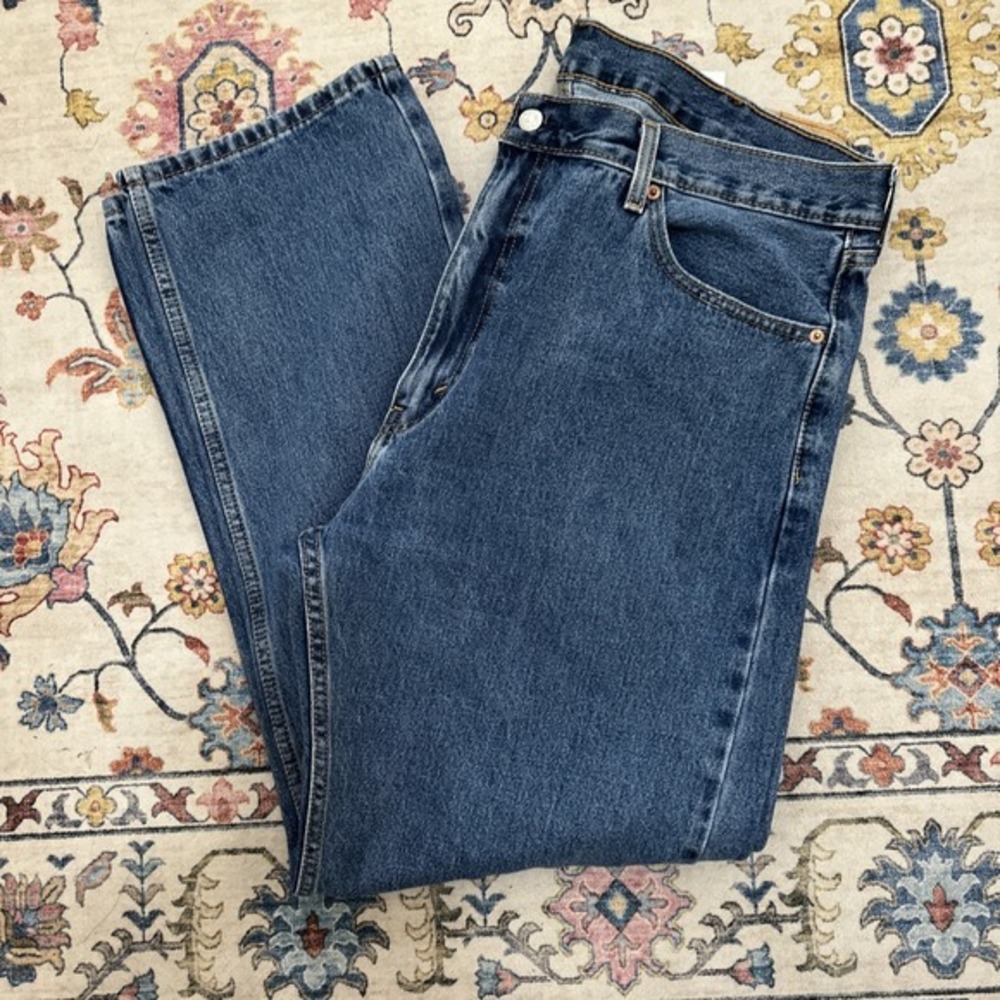 Levis 505 Jeans Mens 42x32 Blue Denim Straight Leg Zip Fly Classic Medium Wash - Picture 8 of 11